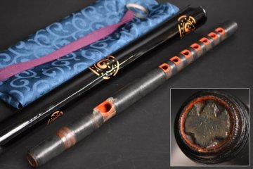 龍笛 桐彫頭金 内朱 籐巻 煤竹 本管 竹管 黒漆塗管筒 竜笛 時代能管 雅楽 神楽 横笛 時代和楽器 雅楽器 雅楽 能楽器 音楽 Ab-171S