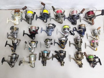 (管38473)スピニングリール 24点 まとめ売り ダイワ トーナメント エンブレム レガリス アオリマチック スプリンター プロックス 他