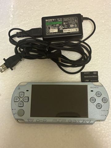 ★動作良好　液晶無傷　PSP本体（PSP-2000/フェリシアブルー） PSP 純正充電器　メモリースティック付き★