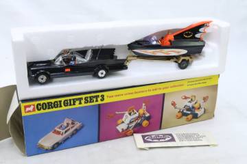CORGI GIFT SET3 BATMOBILE & Batboat on trailer バットモービル&ボートトレーラー 1/43 イギリス製 箱付 ニシレ 