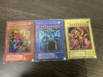 遊戯王　オシリスの天空竜 オベリスクの巨神兵 ラーの翼神竜 初期　シークレット 三幻神 3枚セット　G4