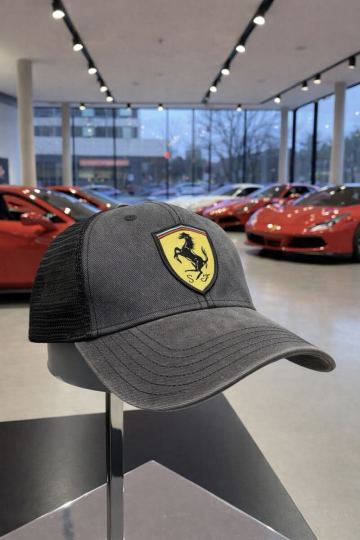 フェラーリビンテージスナップバックメッシュキャップチャコールブラック