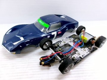 詳細不明 1/24 ? コルベット 1970 ボディ + スロットカー シャーシ セット (7115-175)