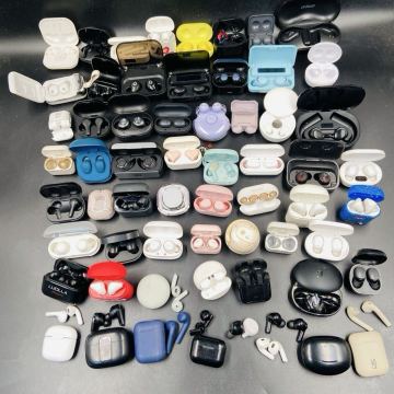 サイズ80 Bluetooth イヤフォン イヤホン まとめ　セット　動作未確認 ジャンク品 ワイヤレスイヤホン