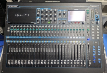 ALLEN&HEATH Qu-24 デジタルミキサー (ハードケース付) ①