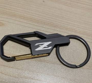 ★☆フェアレディz キーホルダー (黒／金)☆★s30 30z 240z 130z s130 z31 z32 z33 z34 rz34 300zx 350z 370z 240z 280z
