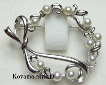 新品★小山真珠★１円～人気商品！絶品カラー！稀少サイズ！ベビーあこや本真珠10個付パールブローチ/ペンダント