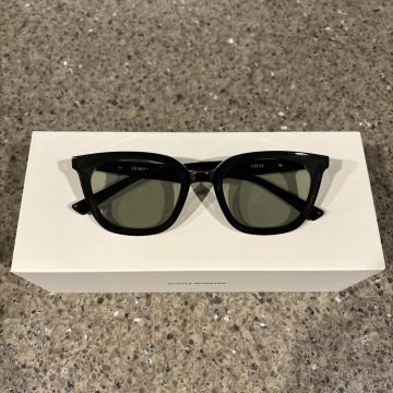 Gentle Monster ジェントルモンスター LILIT リリット　サングラス　緑　グリーン　メガネ 韓国 KPOP.