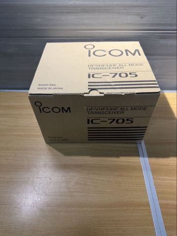エ3 アマチュア無線 IC-705 HF+50MHz+144MHz+430MHz SSB/CW/RTTY/AM/FM/DV 10Wトランシーバー ICOM アイコム