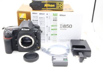 「みんカメ」557 【ショット数 9236枚】 美品 Nikon ニコン D850 ボディ デジカメ 一眼レフ 動作確認済み