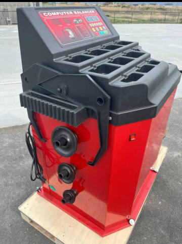 新品　一年間保証 ホイールバランサー　100V　/タイヤホイル　ウエイト位置照準レーザー機能あり　2４インチ対応 510