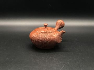 煎茶道具 常滑焼 名工 山田宝生 朱泥 急須 茶注 菊梅 細密彫 横手急須 茶器 茶道具