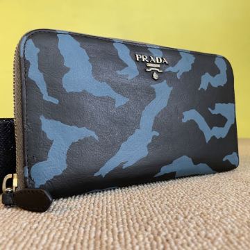 一円　美品　カモフラ柄 PRADA プラダ サフィアーノレザー ウォレット 長財布 ロングウォレット ラウンドファスナー 財布 財布