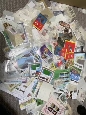 外国切手　未使用セット　大量　極美品　1000セット前後