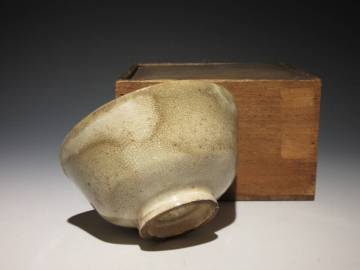 李朝初期　雨漏手　粉引茶碗　高麗茶碗　検）　刷毛目　堅手　御本茶碗　鶏龍山　高麗青磁　井戸　李朝　黒高麗