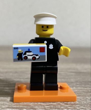 レゴ LEGO ⑧番　71021 ミニフィグシリーズ18から　　⑧番　 クラシックポリス　ポリス