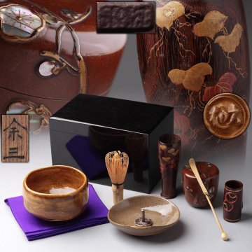 FF641 江戸期【塗師 余三 作】黒真塗茶箱 皆具揃「純銀七宝透熨斗押/大樋 飴釉茶碗/螺鈿蒔絵棗/古唐津平碗/牙茶杓/茶筅筒」茶道具