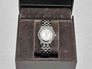 （TY4511）1円～【稼働品】 GUCCI グッチ 5500L クォーツ シルバー文字盤 デイト ラウンド レディース 腕時計 箱付き