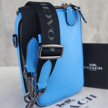 近年モデル 極美品 COACH コーチ メンズ ショルダーバッグ 2way スマホショルダー スタントン ロゴ入り 斜め掛け シボ革 CL948 ブルー 