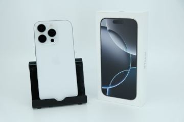 極美品 iPhone 16 Pro ホワイトチタニウム SIMフリー 512GB バッテリー100% 充放電33回