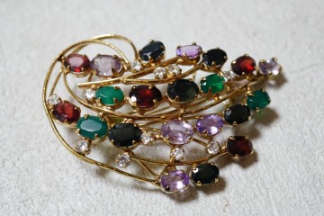 596 サファイア ガーネット アメジストなど ブローチ ヴィンテージ アクセサリー 天然石 宝石 色石 カラーストーン 装飾品