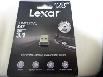 250MB/秒 Lexar USB 3.1 Jump Drive S47 USBフラッシュドライブ 128GB LJDS0470128G-BNBNJ