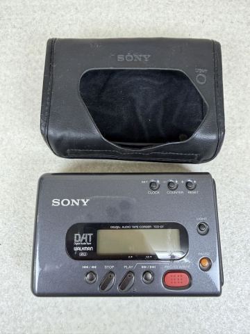 SONY TCD-D7 通電動作未確認 DAT WALKMAN DATウォークマン ウォークマン ソニー