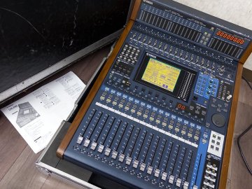 3R6986■YAMAHA DM1000V2 MB1000 SP1000 デジタルプロダクションコンソール デジタルミキサー ハードケース付属 ヤマハ■