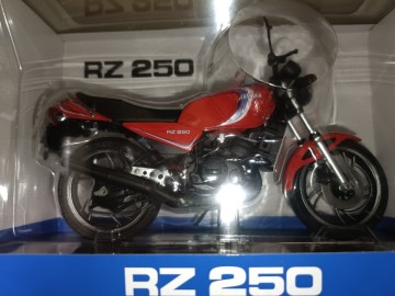 アオシマ　1/12 ヤマハ RZ250 YSPカラー スカイネット 完成品バイク