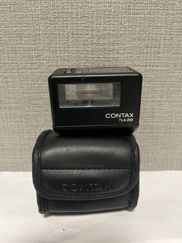美品【簡易動作確認済】CONTAX TLA200 BLACK コンタックス ストロボ フラッシュ 黒 ケース付