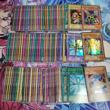 1円スタート!初期遊戯王カードまとめ売り　スーパーレア以上100枚セット! キラカード 2期のみ　3/14①