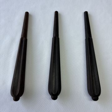 沖縄三線専用　名工内間直樹氏作　南洋黒檀カマゴン総削り出し『六角カンプー型』カラクイ