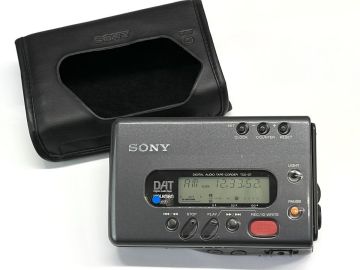 【X165】美品 高級ウォークマン SONY ソニー TCD-D7 ダット DAT WALKMAN 本体 テープコーダー 動作確認済み b