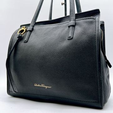 y62 A4収納 大容量 フェラガモ Salvatore Ferragamo 良品 メンズ ビジネス トートバッグ エイミー ガンチーニ金具 レザー 本革 ブラック 