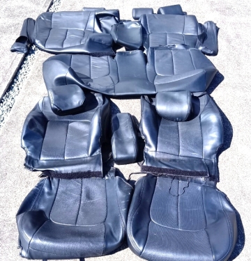 Clazzio ZVW30プリウス シートカバー 前後1台分 全席フルセット　クラッツィオ　ブラック