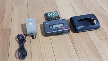極上品 再生○ SONY TCD-D7 DATウォークマン ポータブル DAT プレイヤー AUDIO WALKMAN ⑥