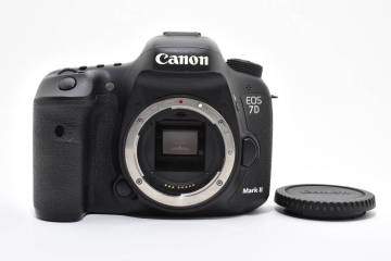 キャノン Canon EOS 7D Mark II デジタル一眼レフ #M12583