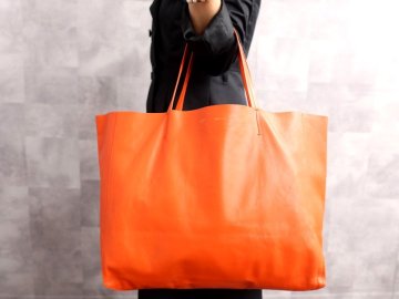 ●超美品●CELINE セリーヌ●ホリゾンタルカバ●カーフ レザー 本革●トート バッグ●オレンジ●ゴールド金具●A4 収納 かばん●Js65029