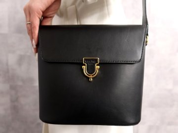 ●超美品●CELINE セリーヌ●フラップ●カーフ レザー 本革●ショルダー バッグ●黒●ゴールド金具●肩掛け●収納 かばん●Js65936