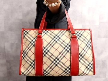 ●超美品●バーバリー●ブルーレーベル●ノバチェック●キャンバス カーフ レザー 本革●トート バッグ●ベージュ 赤●SV金具●B5●Js65797