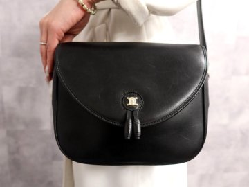 ●超美品●CELINE セリーヌ●フラップ●カーフ レザー 本革●ショルダー バッグ●黒●ゴールド金具●斜め掛け●収納 かばん●Js65920