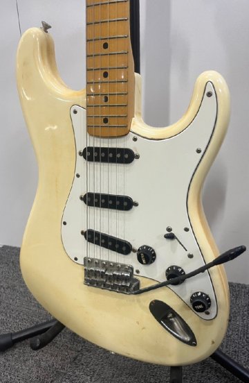 【 C 】6060 Fender Japan　Stratocaster　♯A006542　エレキギター　フェンダー　ソフトケース付き　044153