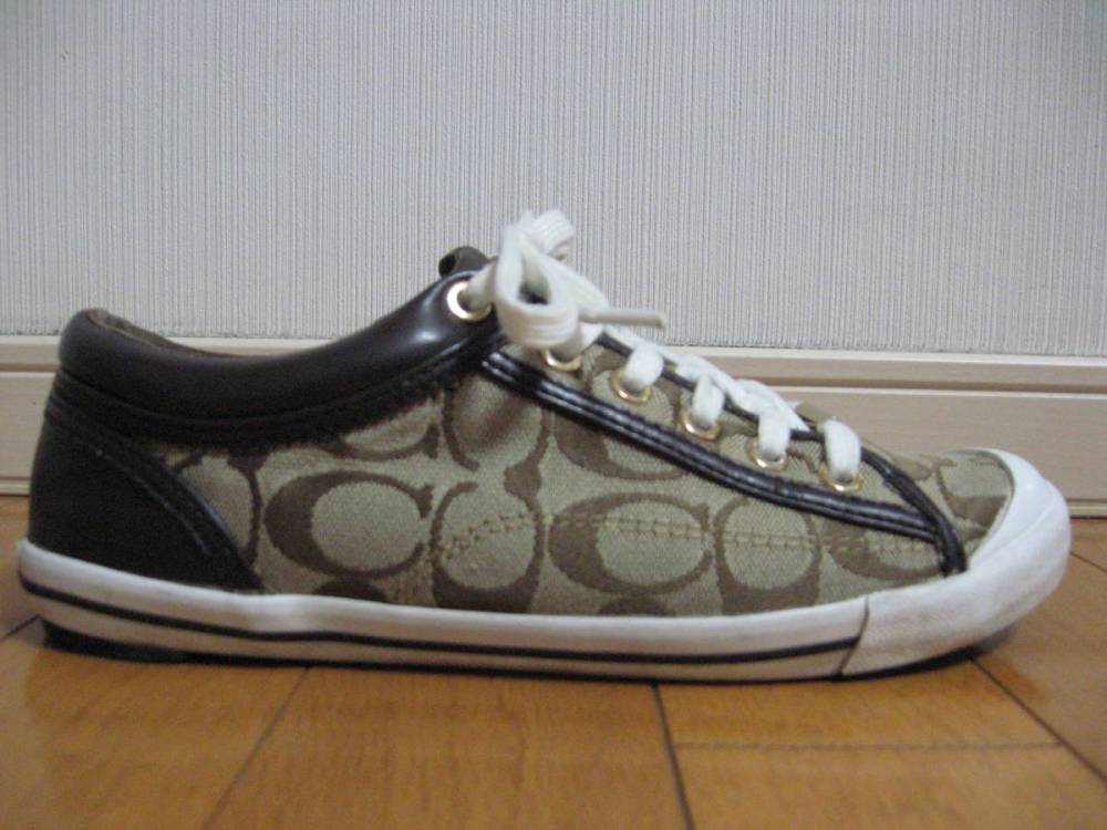 即決 コーチ COACH ローカットスニーカー 23.5cm/7.5B ロゴ入りシグネチャース ベージュｘ茶色