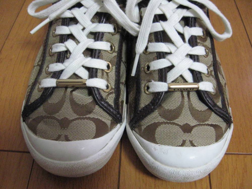 即決 コーチ COACH ローカットスニーカー 23.5cm/7.5B ロゴ入りシグネチャース ベージュｘ茶色