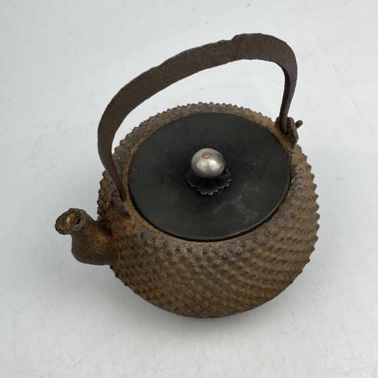 希少 時代?　鉄瓶　小　容量約400ｍｌ　上手品　　/　時代?　金工　鉄瓶　急須　茶器　湯沸し　煎茶道具　.1505