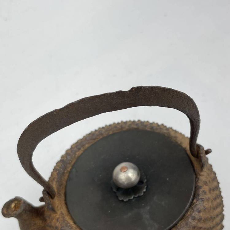 希少 時代?　鉄瓶　小　容量約400ｍｌ　上手品　　/　時代?　金工　鉄瓶　急須　茶器　湯沸し　煎茶道具　.1505