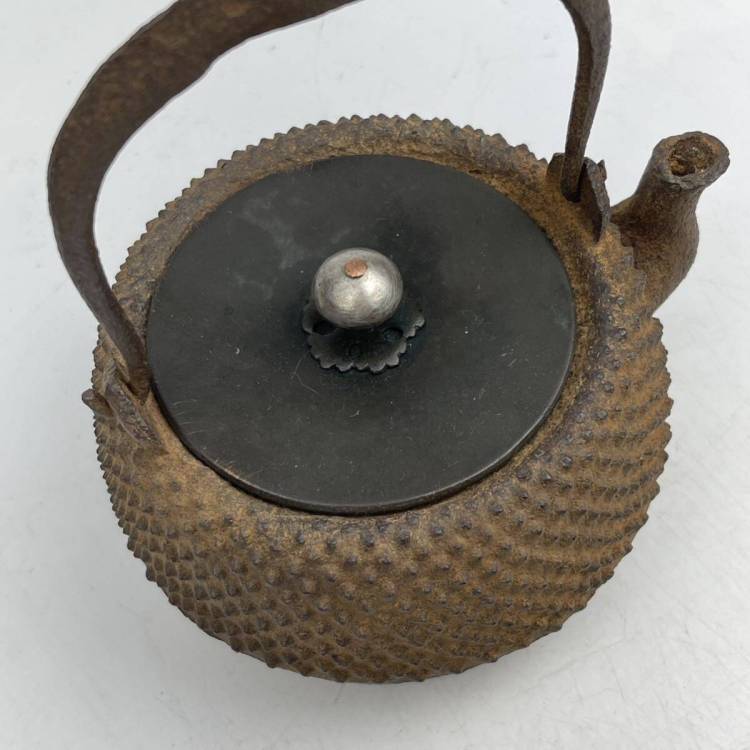 希少 時代?　鉄瓶　小　容量約400ｍｌ　上手品　　/　時代?　金工　鉄瓶　急須　茶器　湯沸し　煎茶道具　.1505