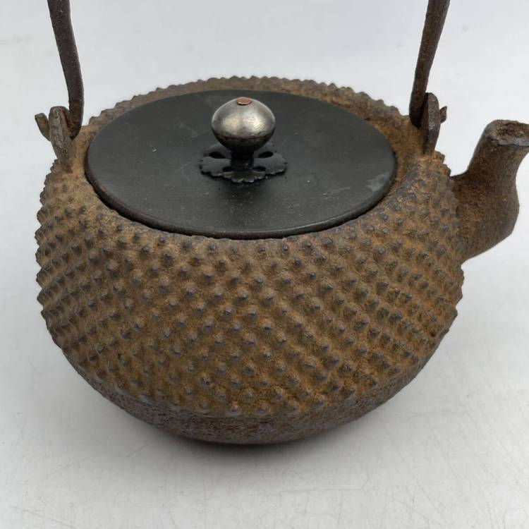 希少 時代?　鉄瓶　小　容量約400ｍｌ　上手品　　/　時代?　金工　鉄瓶　急須　茶器　湯沸し　煎茶道具　.1505