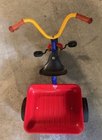 ペリカンデザイン三輪車 Vハンドル荷台付デンマークのウィンザー社中古品で使用感や汚れ傷有Winther