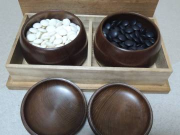 日向産スハブテ蛤那智黒碁石３４号 桑超特大碁笥 碁笥箱